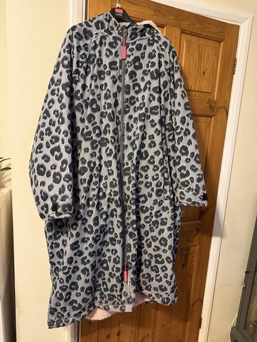 Grey leopard dry robe long - grey,