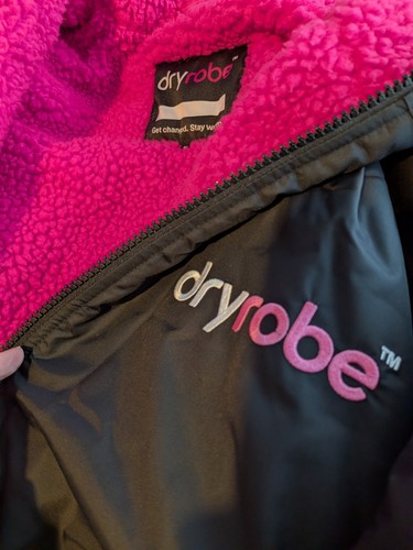 Dryrobe model black - v3,