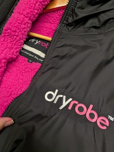 Dryrobe model black pink - model, black/pink